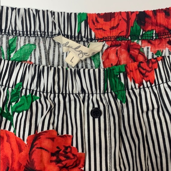 Off the Shoulder Rose Blouse - Picture 4 of 4